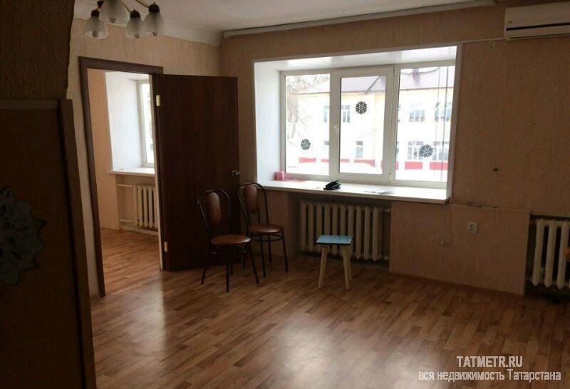 Продажа / Квартиры, Агрыз, Пушкина улица, 1 100 000 Центр города. Все объекты инфраструктуры рядом. Детсад, школа, магазины. Капитальный ремонт в 2012 году, все новое:... - 3