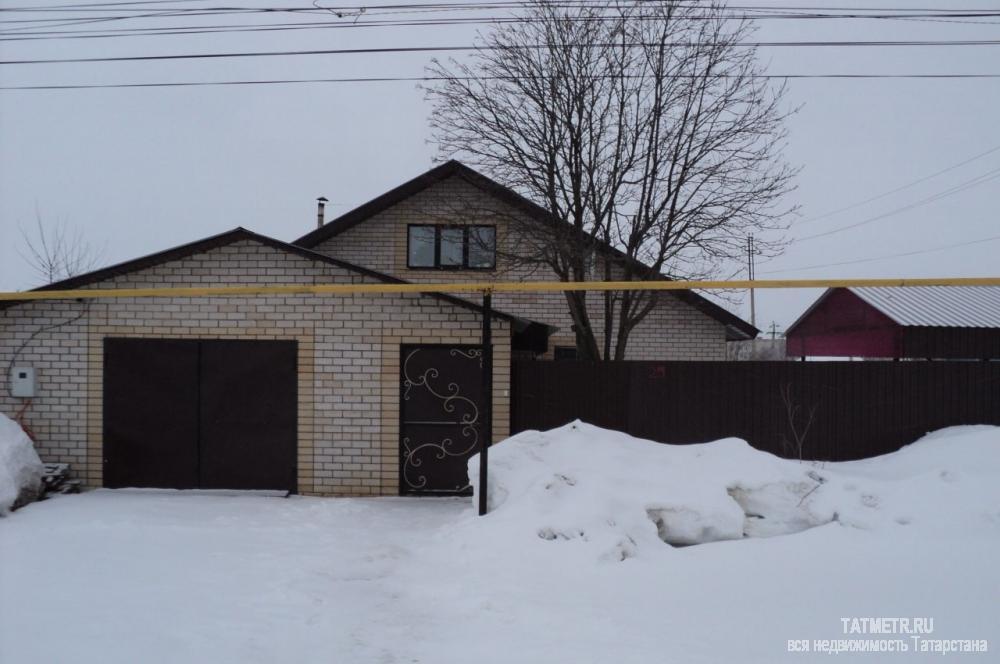 Продажа / Дома и коттеджи, Агрыз, Камала Г. улица, 3 700 000 Продается новый кирпичный дом на горе недалеко от центра. Все коммуникации имеются. Большая гостиная, 1 спальня на...