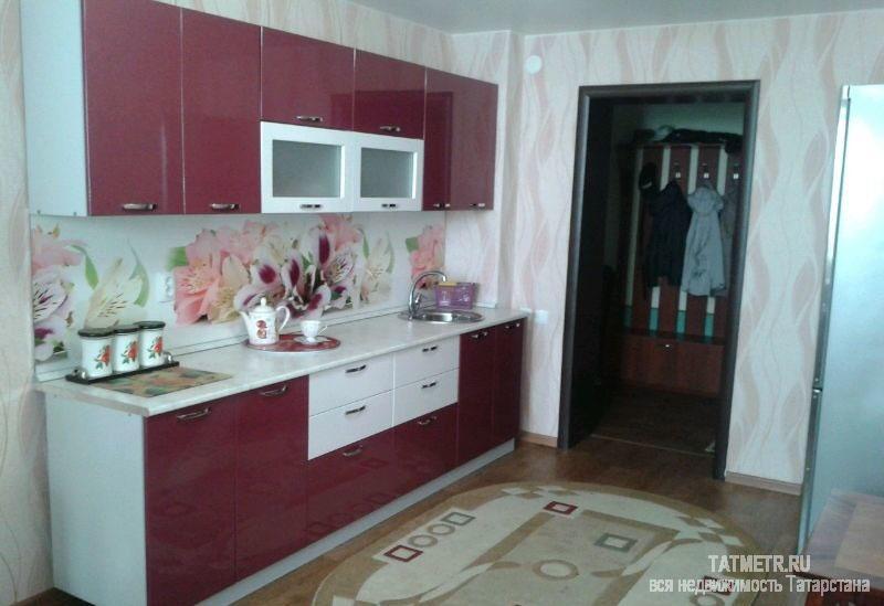 Продажа / Квартиры, Казань, Фатыха Амирхана улица, 3 550 000 Продаю однокомнатную (улучшенку) в кирпичном доме. Во всей квартире натяжные потолки, обои, линолеум. 52.2(19/15.3)... - 3