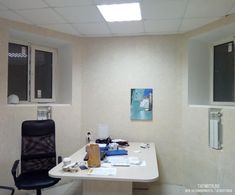 Коммерческая / Продажа / Офисы, Набережные Челны, Комарова улица, 2 600 000 Продаётся офисное помещение в цокольном этаже с отдельным входом. Хороший ремонт, интернет, пожарная сигнализация,... - 1