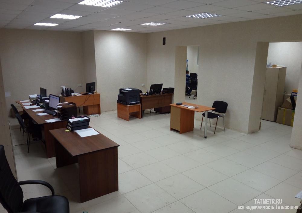 Коммерческая / Продажа / Офисы, Набережные Челны, Комарова улица, 2 600 000 Продаётся офисное помещение в цокольном этаже с отдельным входом. Хороший ремонт, интернет, пожарная сигнализация,... - 2
