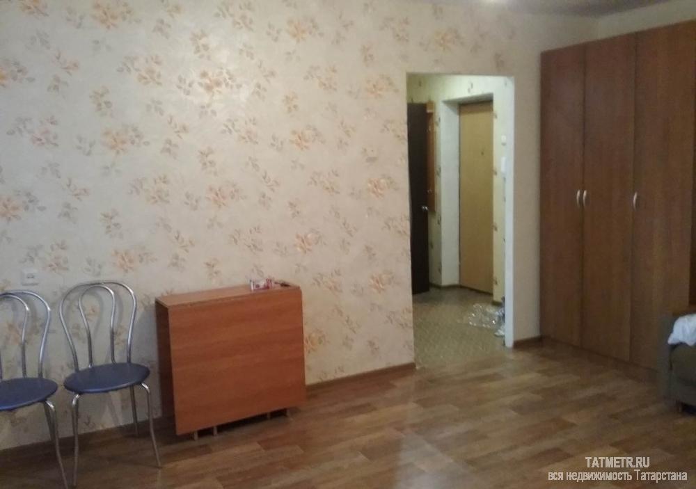 Аренда / Квартиры, Казань, Братьев Касимовых улица, 13 000 Сдается прекрасная двухкомнатная квартира на Братьев Касимовых 16 с хорошим ремонтом: пластиковые окна, кафель,... - 2
