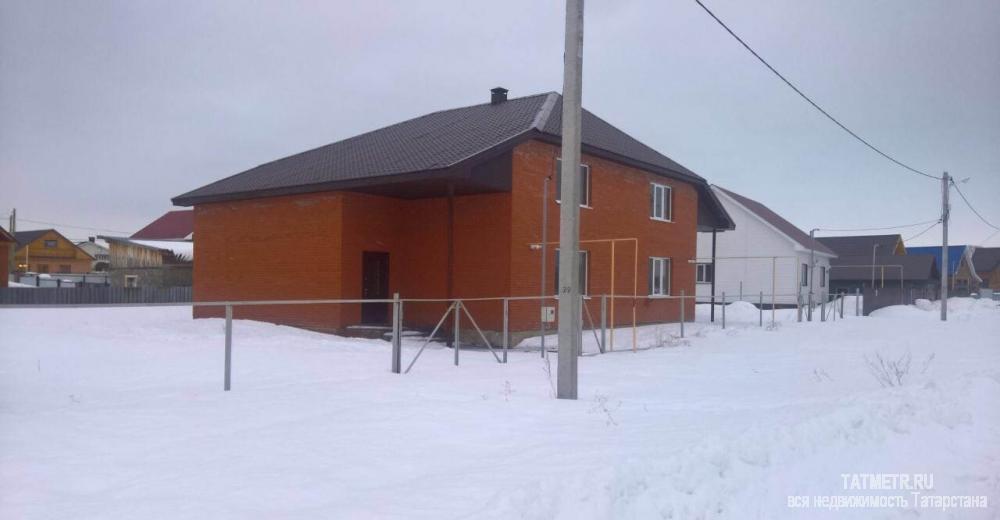 Продажа / Таунхаусы, Елабуга, Пограничный переулок, 2 800 000 Продам коттедж на 2 семьи , площадь одной стороны 140м2 , участок 5 соток . второй этаж чистовая отделка , первый...