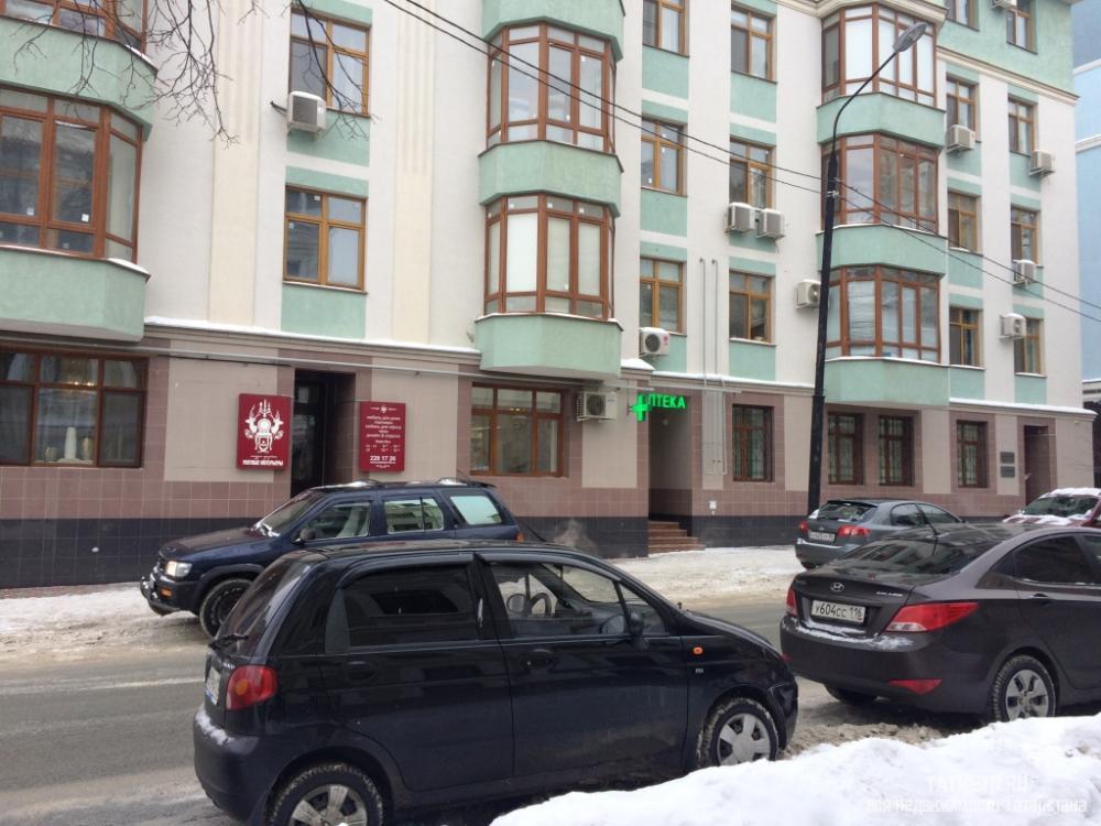 Коммерческая / Продажа / Офисы, Казань, Жуковского улица, 63 000 1 этаж, 1 линия, отдельный вход. площадь 63 м2, цена 1000 руб/м2, прекрасный ремонт, парковка. освобождается с 1...