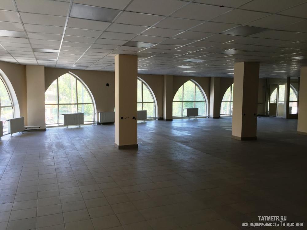Коммерческая / Продажа / Офисы, Казань, Курашова улица, 170 000 Адрес: ул. Курашева, дом 20 Этаж/ линия: 2/1 Цена кв.м.: 400 р/мес. + к.у. Площадь: 431 кв.м