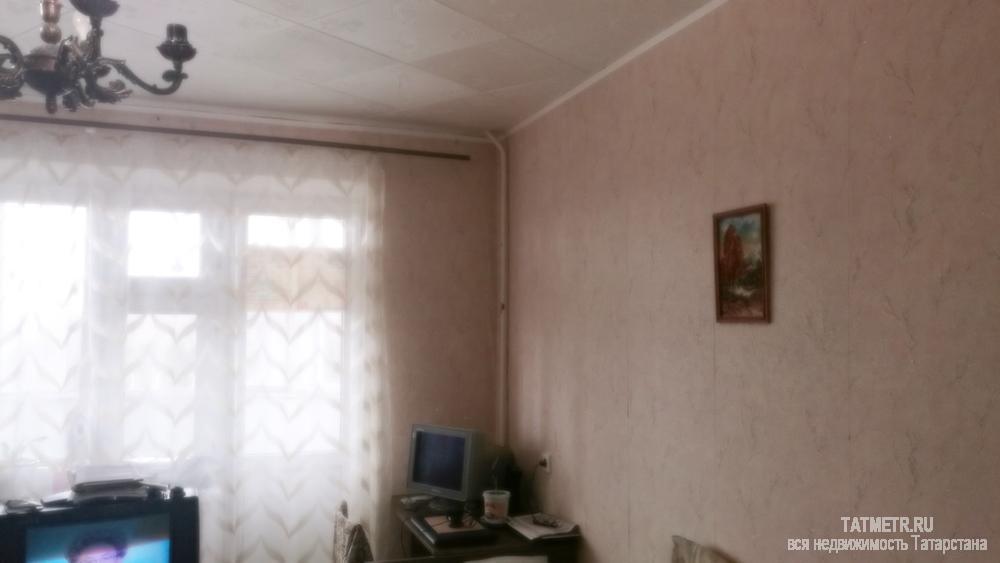 Продажа / Квартиры, Казань, Ноксинский спуск улица, 2 400 000 Квартира в среднем состоянии с видом на лес, в свежем доме 2005 года постройки, с круглым балконом, чистый подъезд,...