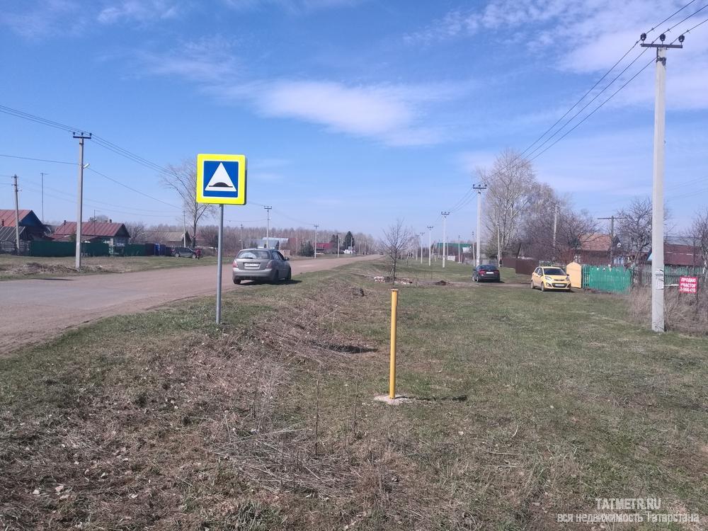 Угловой участок, рядом со школой по центральной дороге, есть возможность размежевать. Отличное предложение для... - 5