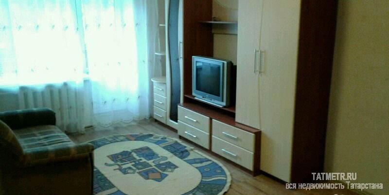 Аренда / Квартиры, Зеленодольск, Карла Маркса улица, 10 000 На длительный срок.все что в квартире есть на фото!!! Есть еще и стиралка но на фото нет. - 2