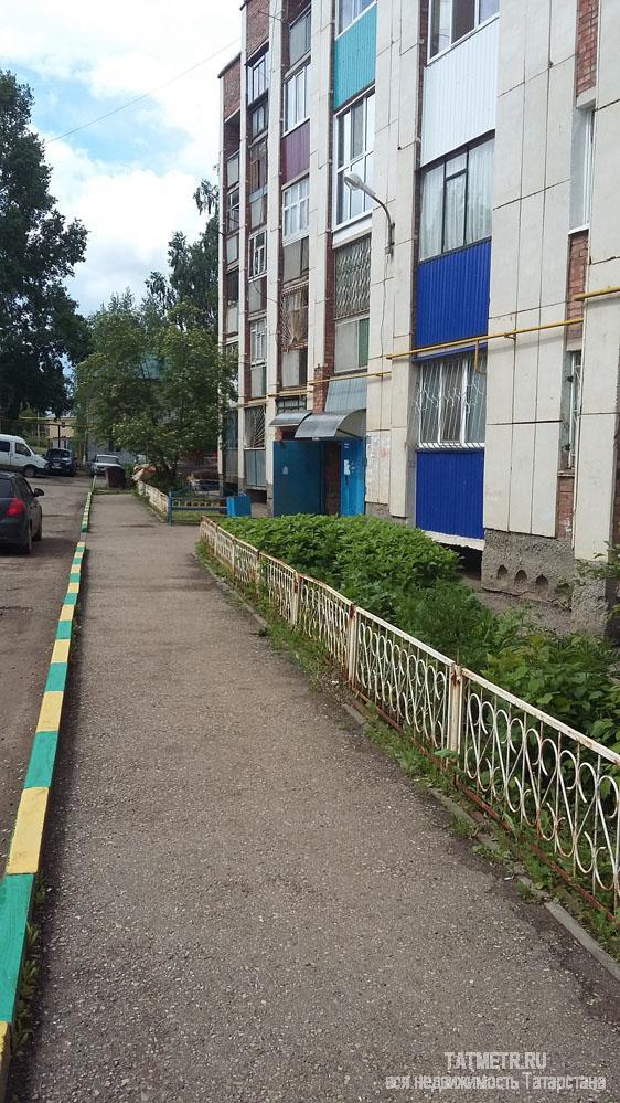 Малосемейка в центре города, 3 минуты до остановки. Ухоженный двор, детская площадка. Окна пластиковые, дверь...