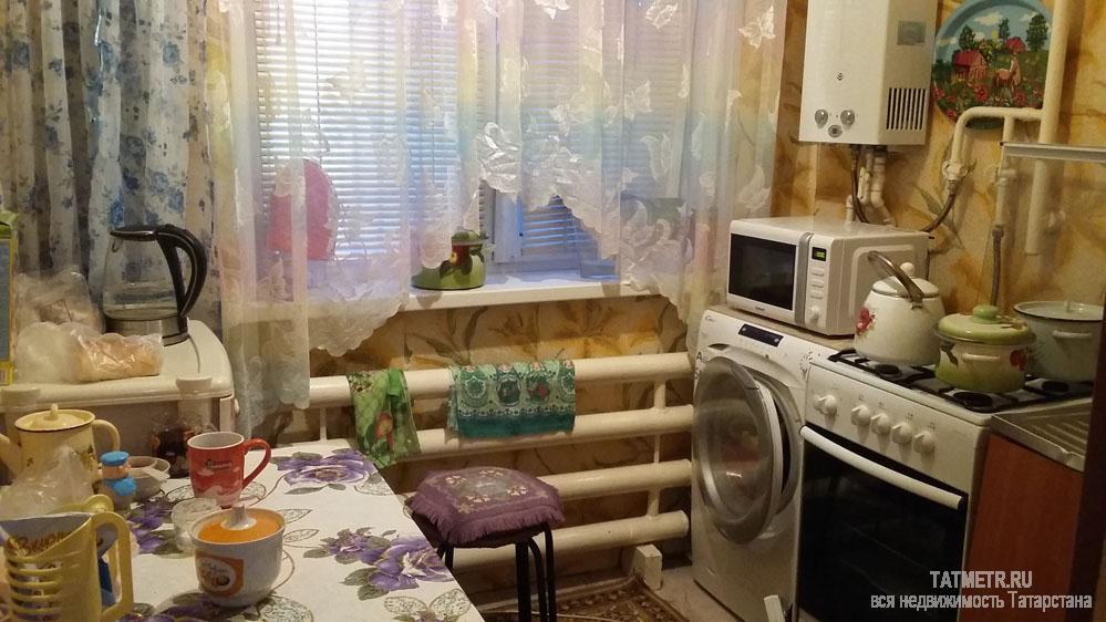 Продажа / Квартиры, Альметьевск, Тельмана улица, 1 650 000 Отличная светлая квартира, планировка большой вагон. Окна пластиковые, натяжные потолки, дверь гардиан, санузел...