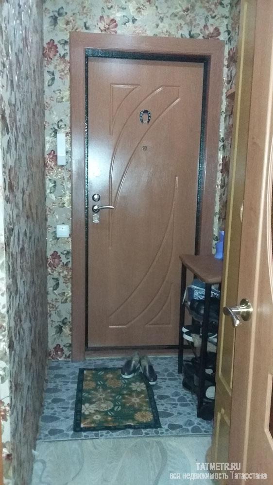 Продажа / Квартиры, Альметьевск, Тельмана улица, 1 650 000 Отличная светлая квартира, планировка большой вагон. Окна пластиковые, натяжные потолки, дверь гардиан, санузел... - 3