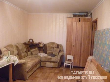 Продажа / Квартиры, Волжск, Лесозаводская улица, 1 390 000 Квартира в хорошем состоянии в г. Волжск, утепленная лоджия с двумя капитальными погребами, с лоджии имеется выход на... - 2