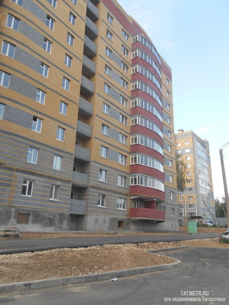 Продажа / Квартиры, Зеленодольск, Шустова улица, 3 000 000 Отличная трехкомнатная квартира в живописном районе г. Зеленодольск. Кухня 14 м. с выходом на лоджию, прихожая 14 м.,...