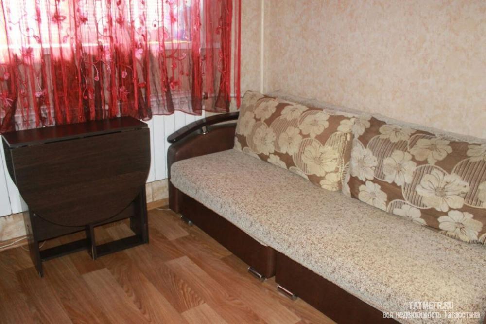 Продажа / Квартиры, Зеленодольск, Заикина улица, 800 000 Отличная гостинка в городе Зеленодольске. Квартира светлая, теплая. Сделан хороший ремонт. Окно - стеклопакет. С/у в... - 1