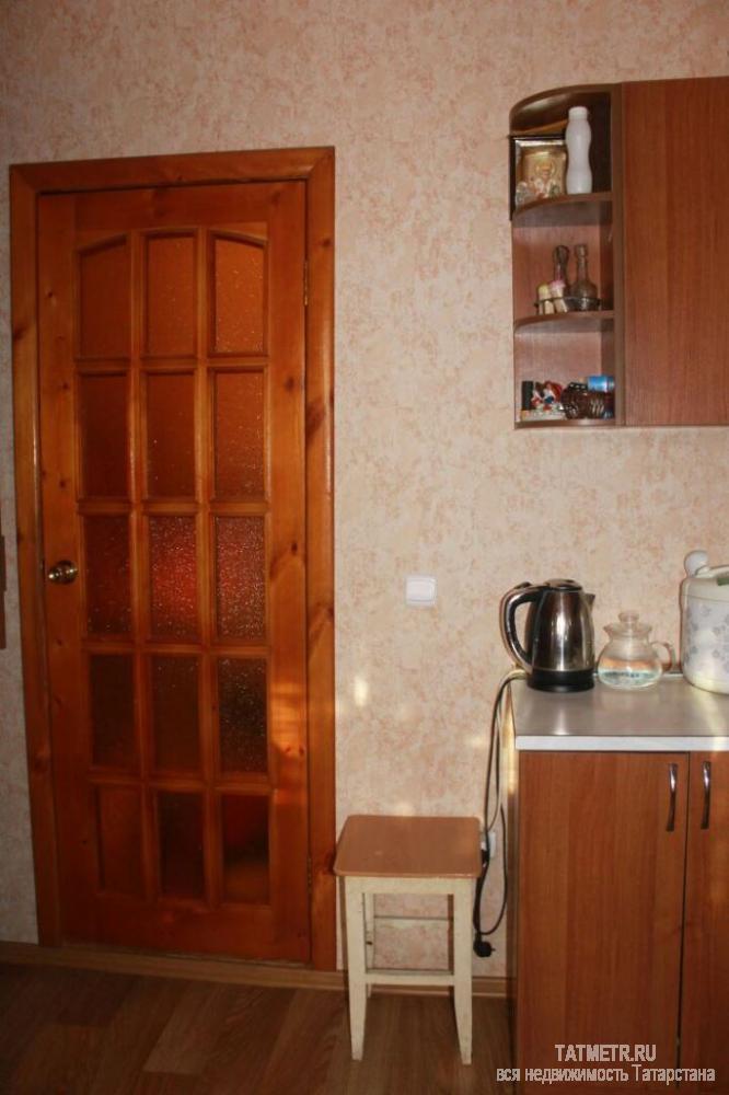 Продажа / Квартиры, Зеленодольск, Заикина улица, 800 000 Отличная гостинка в городе Зеленодольске. Квартира светлая, теплая. Сделан хороший ремонт. Окно - стеклопакет. С/у в... - 4