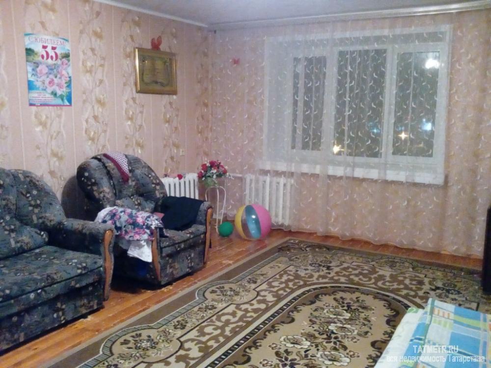 Отличная двухкомнатная квартира в центре г. Зеленодольск. Квартира просторная, уютная, теплая, в хорошем состоянии....