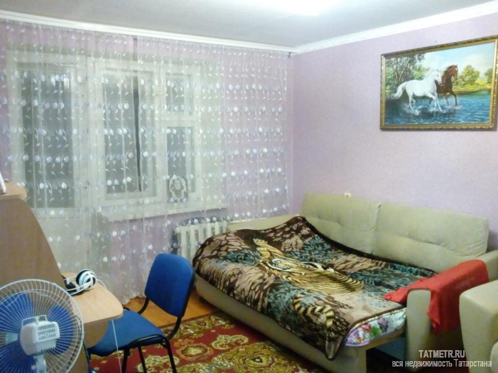 Отличная двухкомнатная квартира в центре г. Зеленодольск. Квартира просторная, уютная, теплая, в хорошем состоянии.... - 1