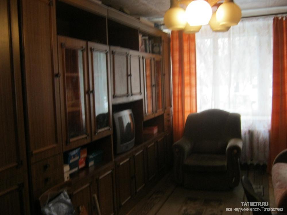 Хорошая квартира в центре города Зеленодольска. Квартира просторная, одна комната отдельная, две - 'вагончиком'.... - 1