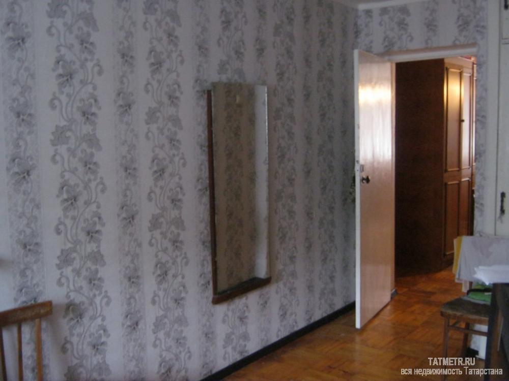 Хорошая квартира в центре города Зеленодольска. Квартира просторная, одна комната отдельная, две - 'вагончиком'.... - 3