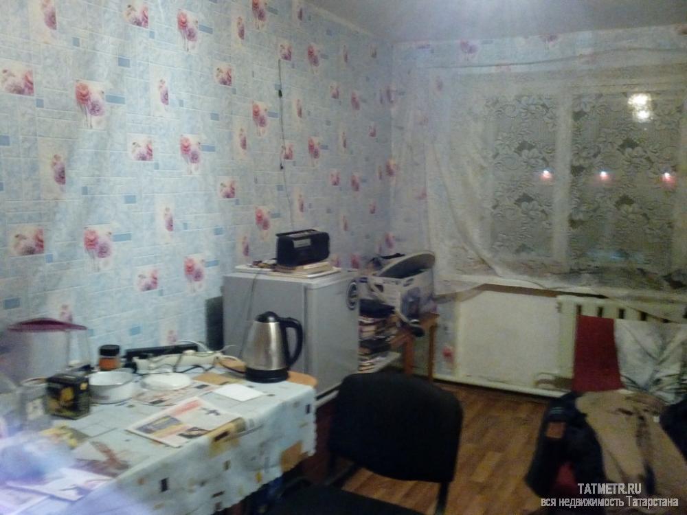Продажа / Комнаты, Зеленодольск, Татарстан улица, 450 000 Отличная комната в г. Зеленодольск. Комната просторная, уютная, в хорошем состоянии. Окно пластиковое, на полу... - 1