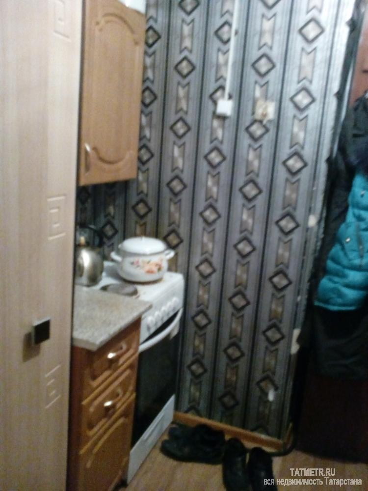 Продажа / Квартиры, Зеленодольск, Паратская улица, 700 000 Просторная гостинка с ремонтом, в чистом общежитии в г. Зеленодольск. Не угловая, в хорошем состоянии; с/у обшит... - 1