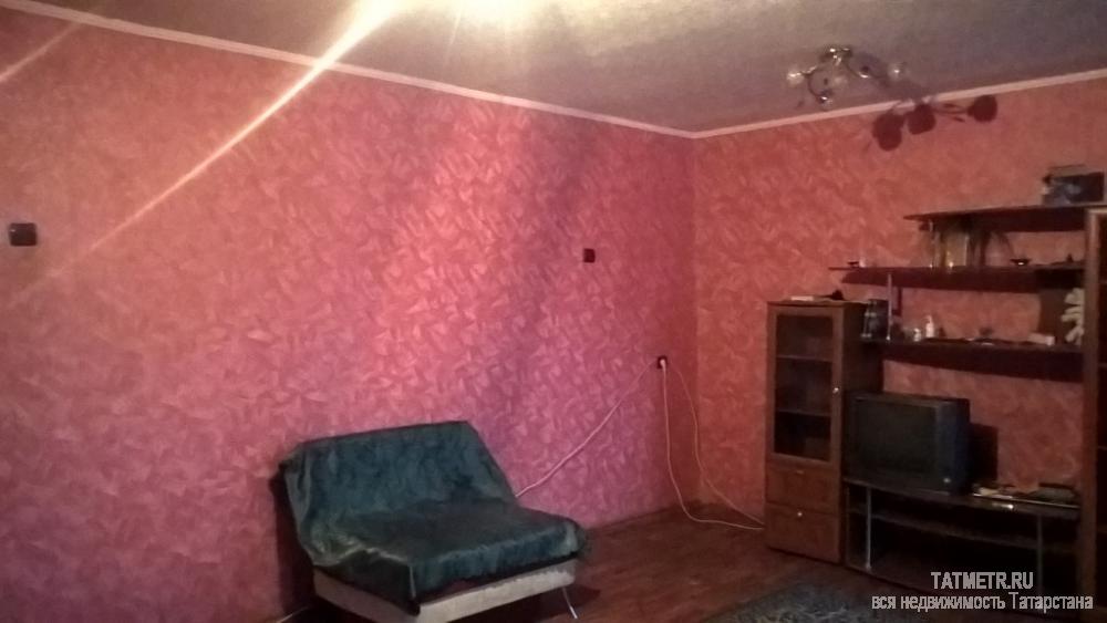 Продажа / Квартиры, Зеленодольск, Гоголя улица, 2 250 000 Отличная квартира в г. Зеленодольск. Комнаты просторные, светлые. Квартира в хорошем состоянии. На полу линолеум.... - 2