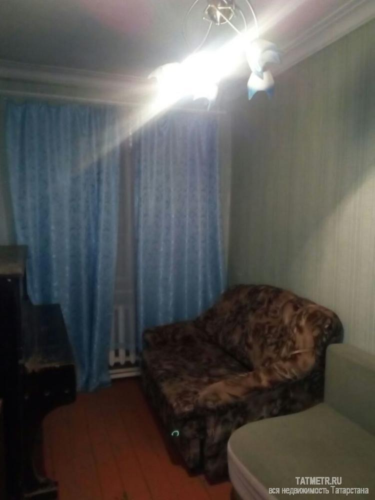Аренда / Комнаты, Зеленодольск, Декабристов улица, 4 000 Сдается хорошая комната в коммунальной квартире в г. Зеленодольск. Из мебели имеется диван, стол, кресло, шкаф. Из... - 2