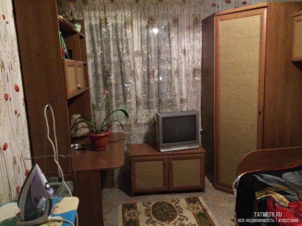 Аренда / Комнаты, Зеленодольск, Комарова улица, 4 500 Сдаётся отличная комната в двухкомнатной квартире в г. Зеленодольск. В комнате: кровать, шкаф, стол, стул, стиральная...