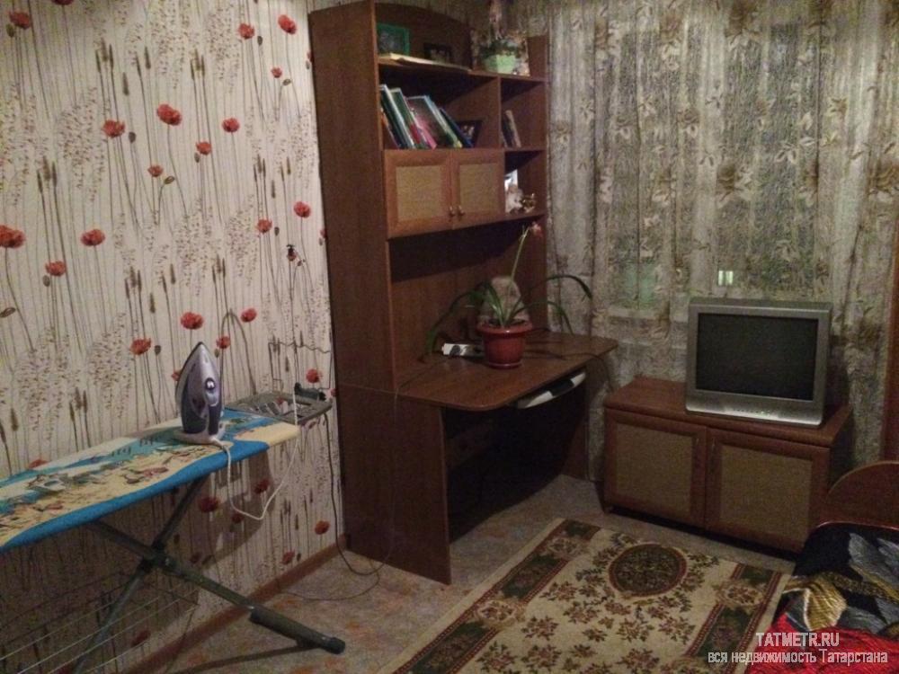 Аренда / Комнаты, Зеленодольск, Комарова улица, 4 500 Сдаётся отличная комната в двухкомнатной квартире в г. Зеленодольск. В комнате: кровать, шкаф, стол, стул, стиральная... - 2