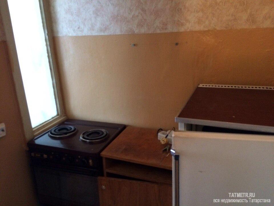 Аренда / Комнаты, Зеленодольск, Заикина улица, 4 000 Сдаётся хорошая комната в г. Зеленодольск. В комнате есть: кровать, холодильник, плита, тумбочка. Спокойные соседи.... - 4