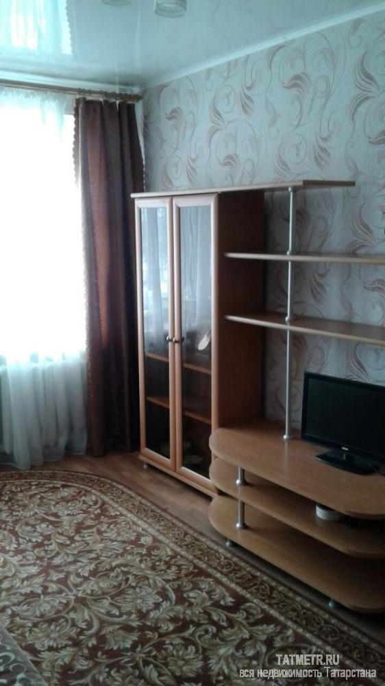 Аренда / Квартиры, Зеленодольск, Большая Заводская улица, 9 000 Сдается отличная квартира в г. Зеленодольск. Квартира с отличным ремонтом; имеется диван-кровать, стенка, телевизор,... - 2