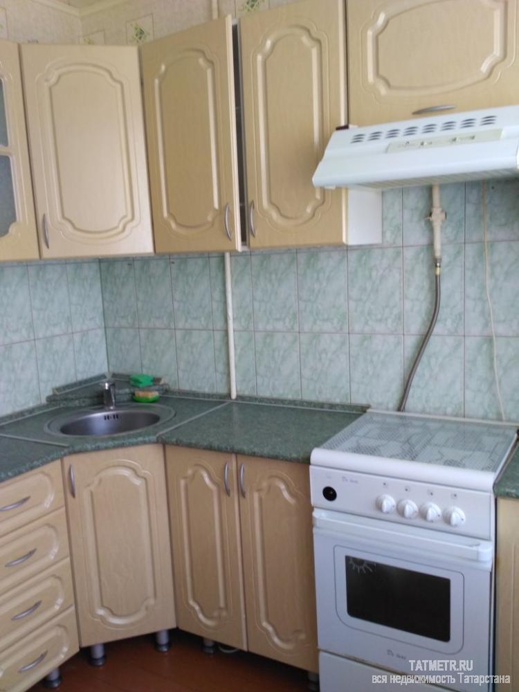 Хорошая уютная, теплая квартира в городе Волжске. В квартире поменяны окна, отопление, сантехника, установлены новые... - 3