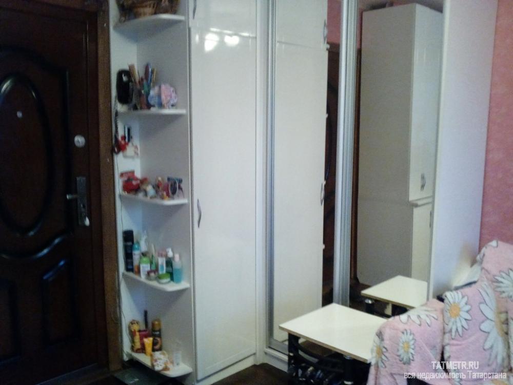 Продажа / Комнаты, Зеленодольск, Татарстан улица, 580 000 Отличная комната в г. Зеленодольск. Комната светлая, тёплая, после ремонта: заменена вся проводка, на полу ламинат,... - 3