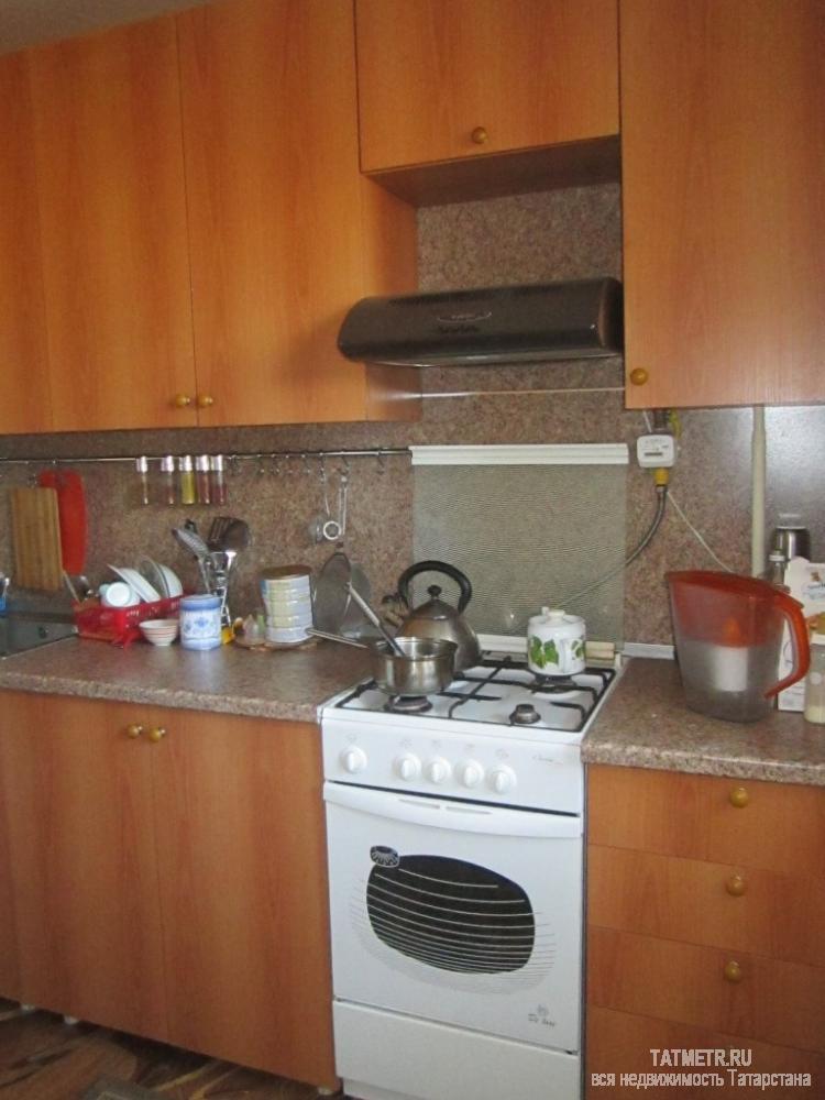 Продажа / Квартиры, Зеленодольск, Хазиева улица, 2 000 000 Отличная квартира в г. Зеленодольск. Квартира теплая, уютная, просторные зал и спальня. В квартире натяжные потолки,... - 4