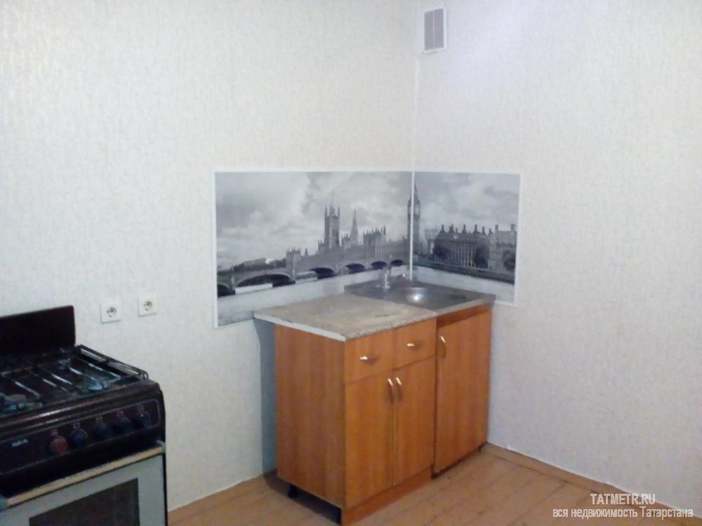 Аренда / Квартиры, Зеленодольск, Комсомольская улица, 7 000 Сдается отличная квартира в самом центре г. Зеленодольск. Квартира просторная, чистая и светлая. Рядом рынок,... - 2