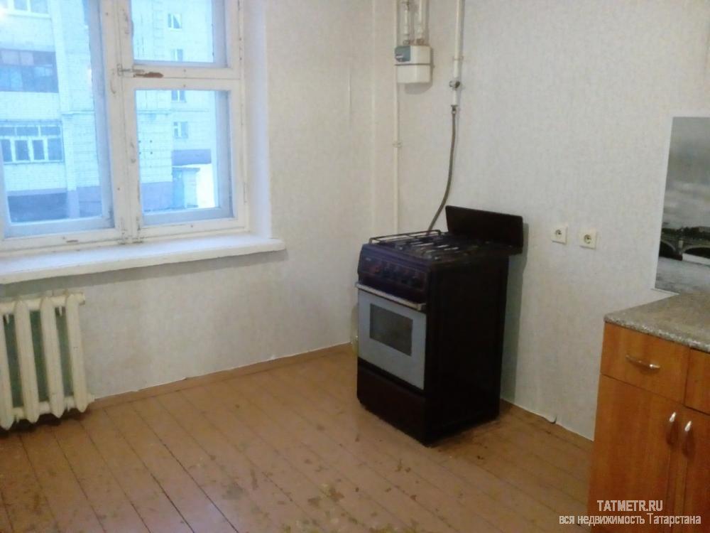 Аренда / Квартиры, Зеленодольск, Комсомольская улица, 7 000 Сдается отличная квартира в самом центре г. Зеленодольск. Квартира просторная, чистая и светлая. Рядом рынок,... - 3
