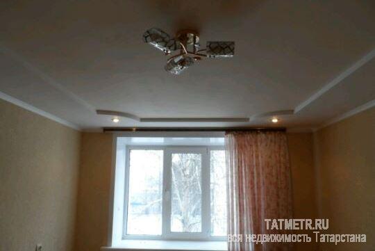 Аренда / Комнаты, Зеленодольск, Ленина улица, 5 500 Сдается отличная комната в г. Зеленодольск. Комната с хорошим ремонтом: двухуровневый потолок, новый линолеум, обои....