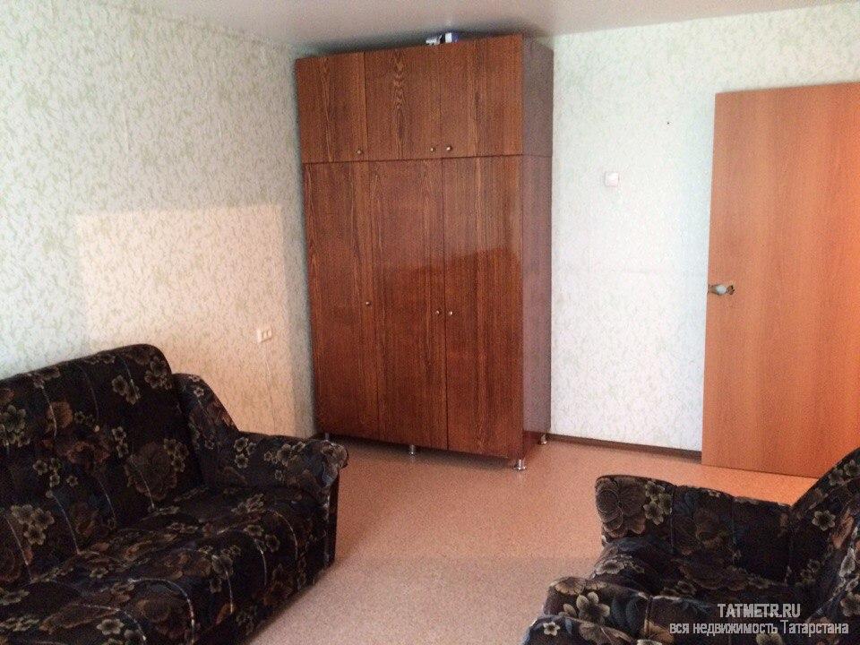 Аренда / Квартиры, Зеленодольск, Северная улица, 11 000 Сдаётся отличная квартира в г. Зеленодольск. В квартире есть: диван, два кресла, кровать двухспальная, шкаф, стол,... - 1