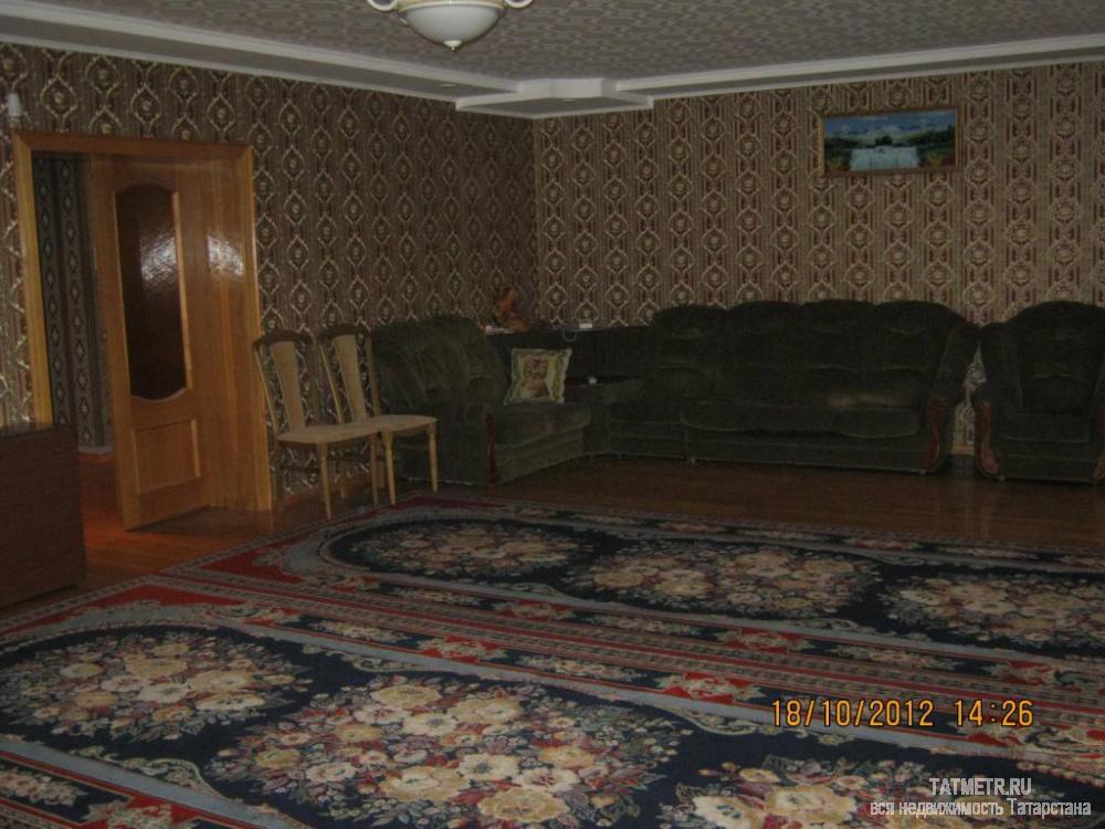 Продажа / Дома и коттеджи, Зеленодольск, Белинского улица, 7 100 000 Огромный, шикарнейший коттедж в городе Зеленодольск, 4 очень больших, просторных комнат, на первом этаже зал-гостиная... - 1