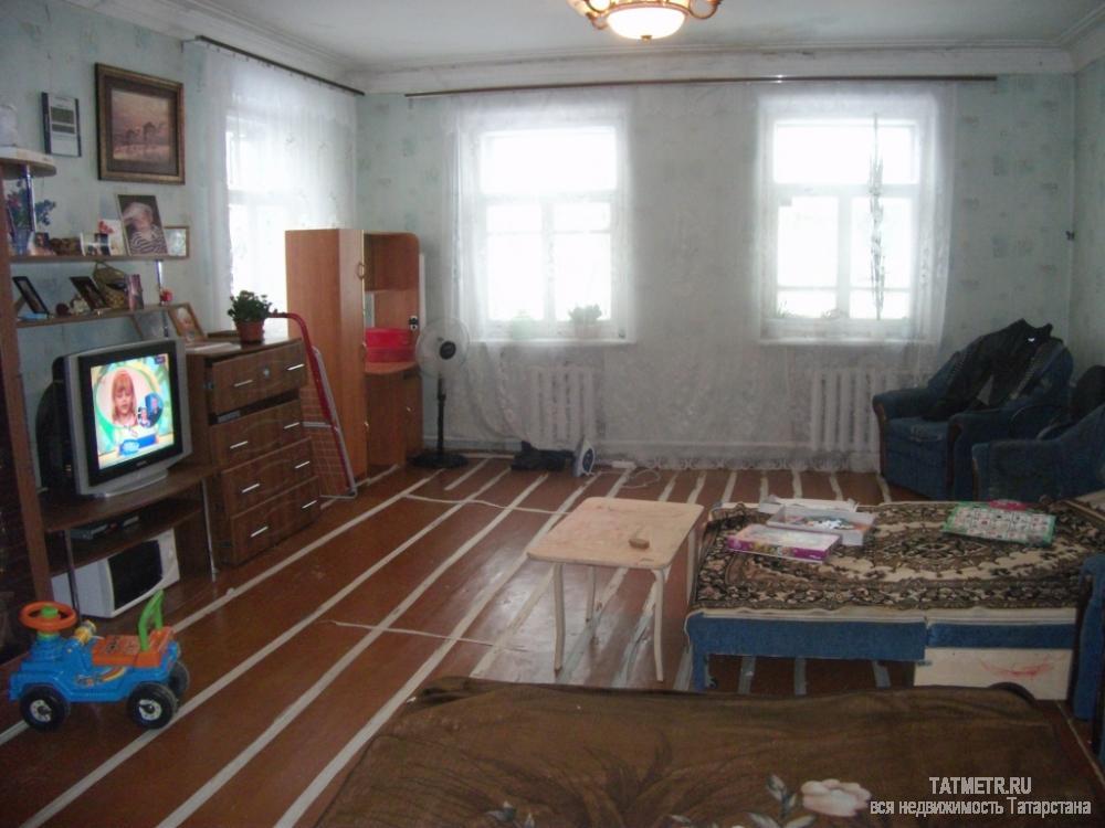 Продажа / Дома и коттеджи, Зеленодольск, Зеленая улица, 2 780 000 Дом в центре города Зеленодольска, одноэтажный, кирпичный, с верандой. Газ, вода в доме, имеется водонагреватель, АГВ...
