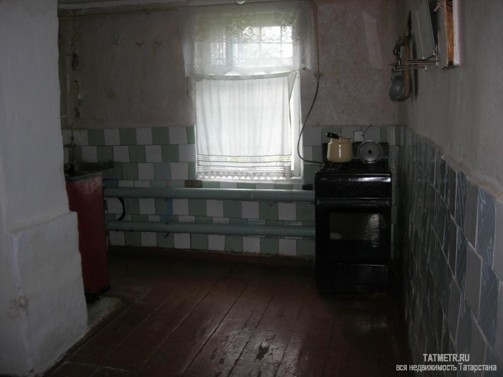 Продажа / Дома и коттеджи, Нижние Вязовые, Колхозная улица, 1 580 000 Отличный сухой, высокий дом в пгт. Нижние Вязовые. Две просторнейшие комнаты, кухня 10 кв.м., веранда. Газ, свет,... - 1