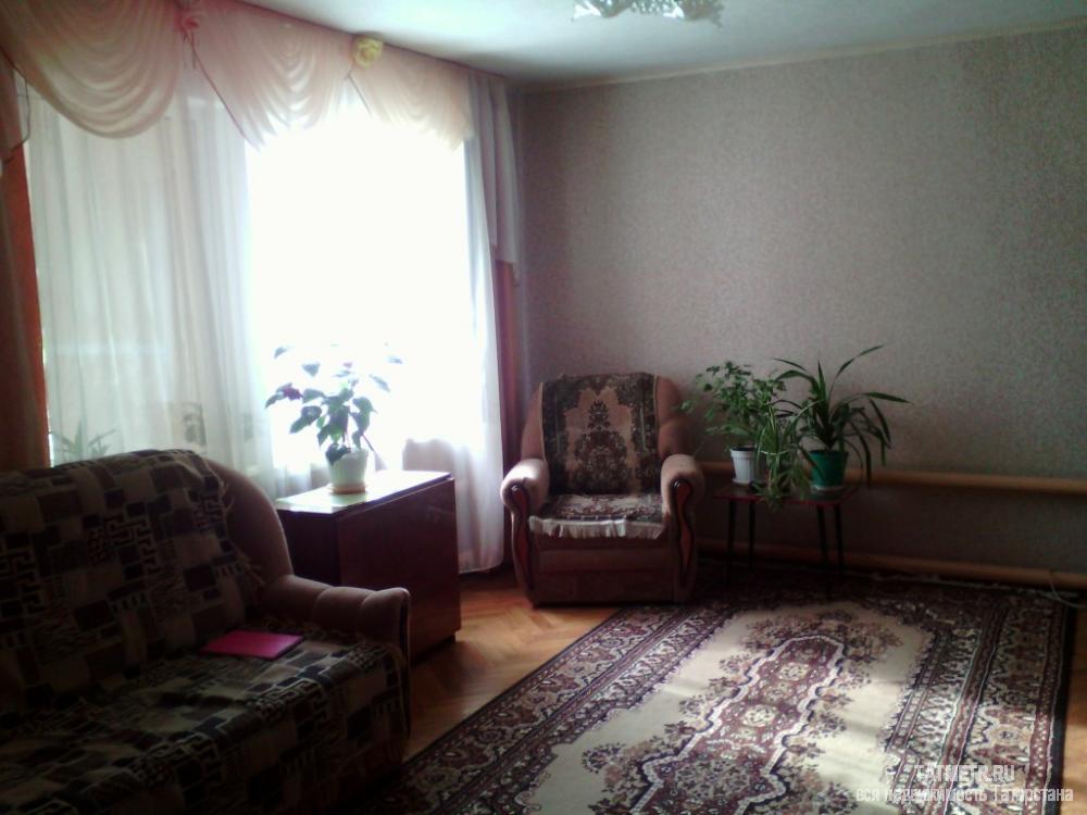 Продажа / Дома и коттеджи, Айша, Озерная улица, 3 999 000 Отличный, кирпичный, ухоженный коттедж в с. Айша. В доме сделан хороший ремонт. На первом этаже расположены большой...