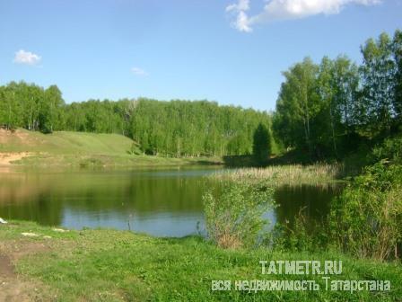 Хороший кирпичный, летний дом в г. Зеленодольск. Газ и вода проходят вдоль участка, свет в доме. На первом этаже...