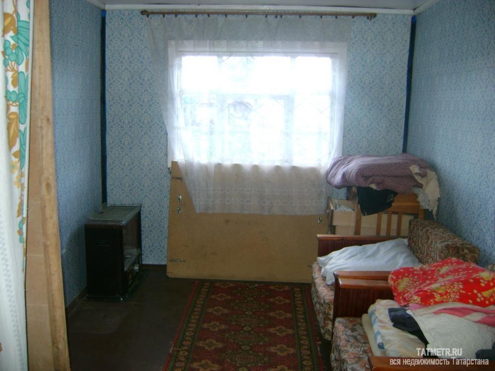Продажа / Дома и коттеджи, Зеленодольск, Майская улица, 1 060 000 Хороший кирпичный, летний дом в г. Зеленодольск. Газ и вода проходят вдоль участка, свет в доме. На первом этаже... - 3