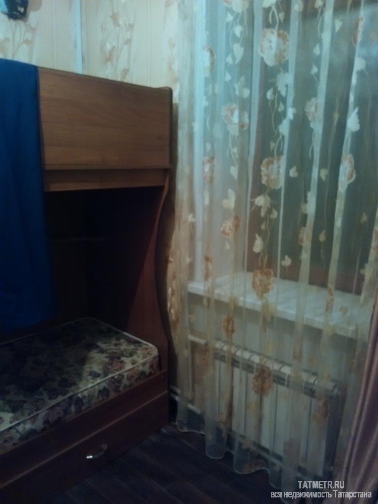 Продажа / Дома и коттеджи, Зеленодольск, Безымянная улица, 1 250 000 Отличный дом в самом центре города Зеленодольска. В доме две комнаты, кухня. На полу качественный линолеум, окна -... - 2