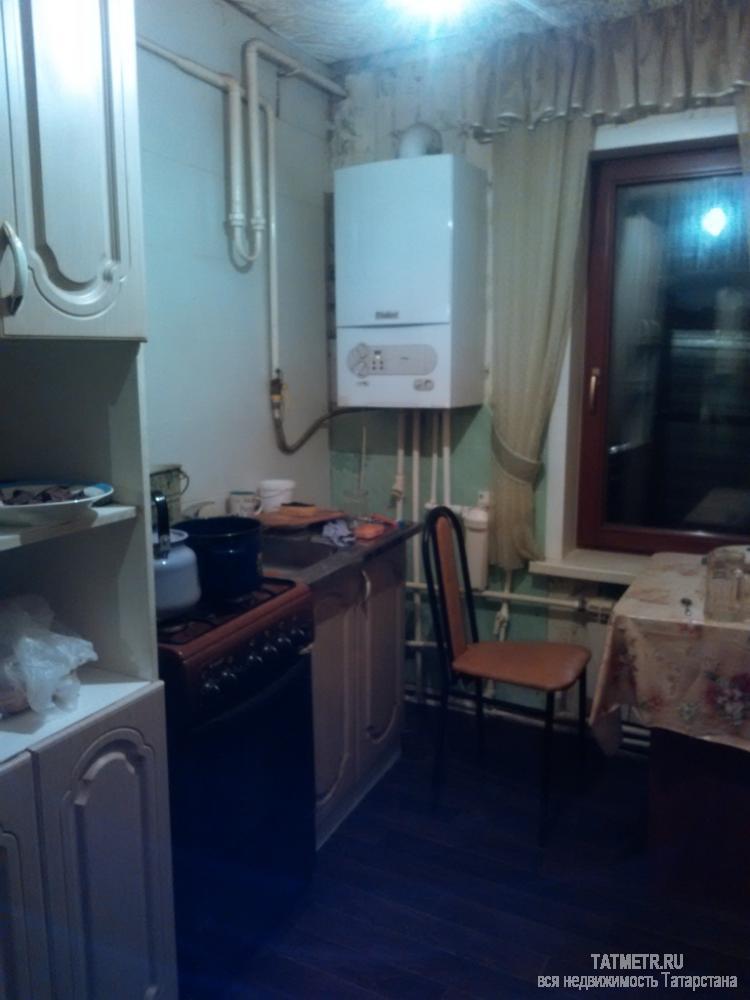 Продажа / Дома и коттеджи, Зеленодольск, Безымянная улица, 1 250 000 Отличный дом в самом центре города Зеленодольска. В доме две комнаты, кухня. На полу качественный линолеум, окна -... - 3