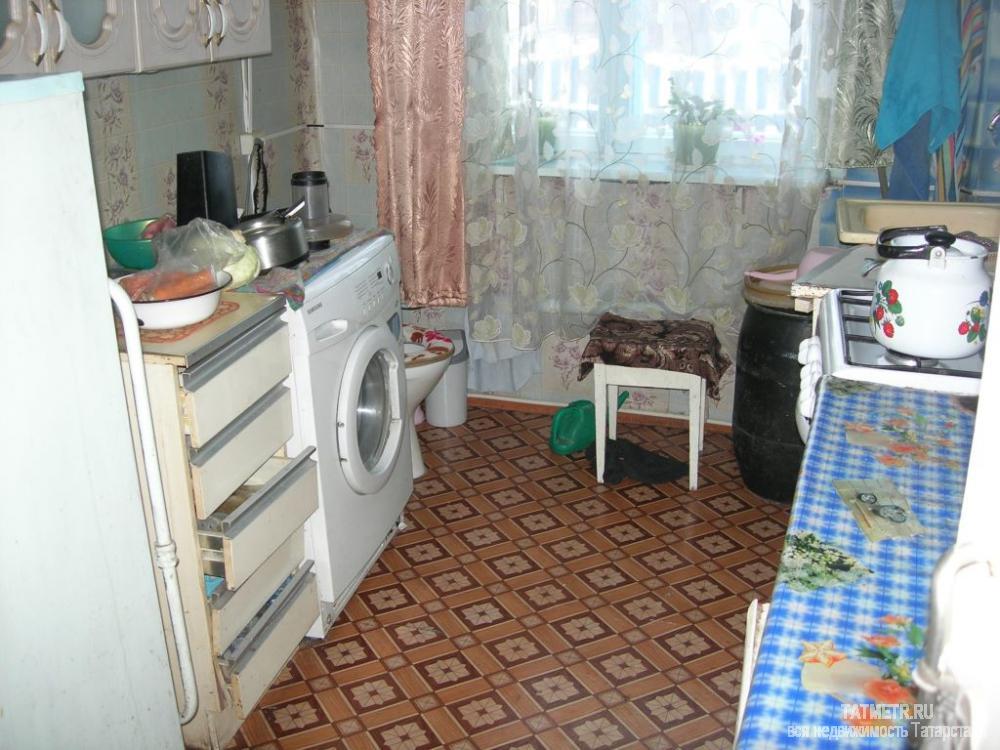 Продажа / Дома и коттеджи, Нижние Вязовые, Большая Кочемировская улица, 1 650 000 Отличный дом в пгт. Нижние Вязовые. Хороший, теплый, сухой дом с ремонтом. В доме две комнаты, кухня 30 кв.м.,... - 3