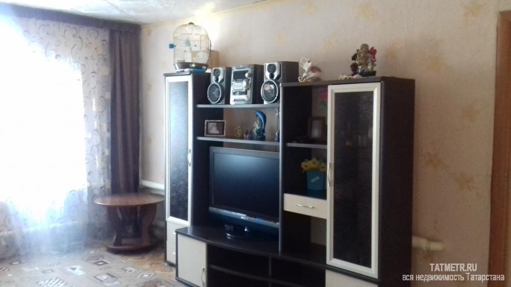 Отличный дом в пгт. Васильево. В доме 3 комнаты и кухня. Отопление газовое, есть свет, горячая и холодная вода. К... - 1