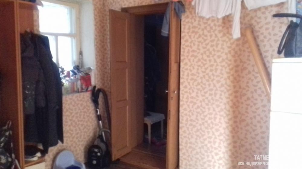 Отличный дом в пгт. Васильево. В доме 3 комнаты и кухня. Отопление газовое, есть свет, горячая и холодная вода. К... - 2