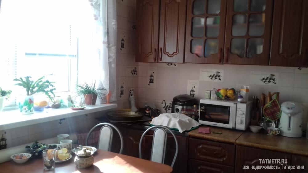 Отличный дом в пгт. Васильево. В доме 3 комнаты и кухня. Отопление газовое, есть свет, горячая и холодная вода. К... - 6